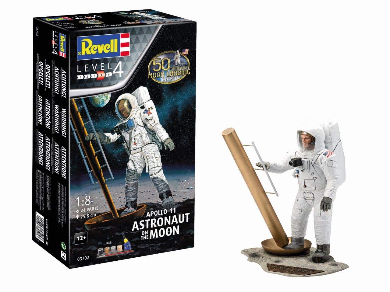 Revell 03702 Apollo 11 Astronaut on the Moon detailgetreuer Modellbausatz 1:8